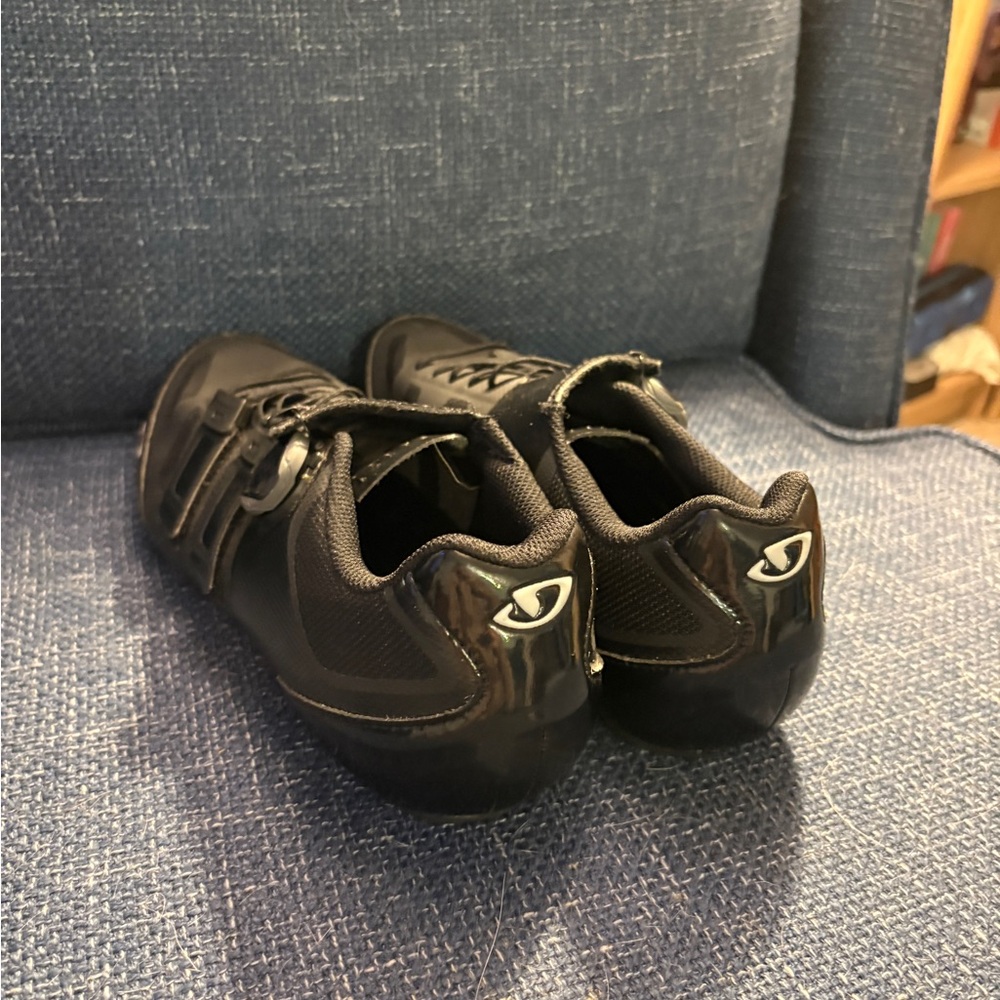 LIKE NEW! Giro Sentrie Techlace cycling shoes: 43 EU - 3hole cleat compatible